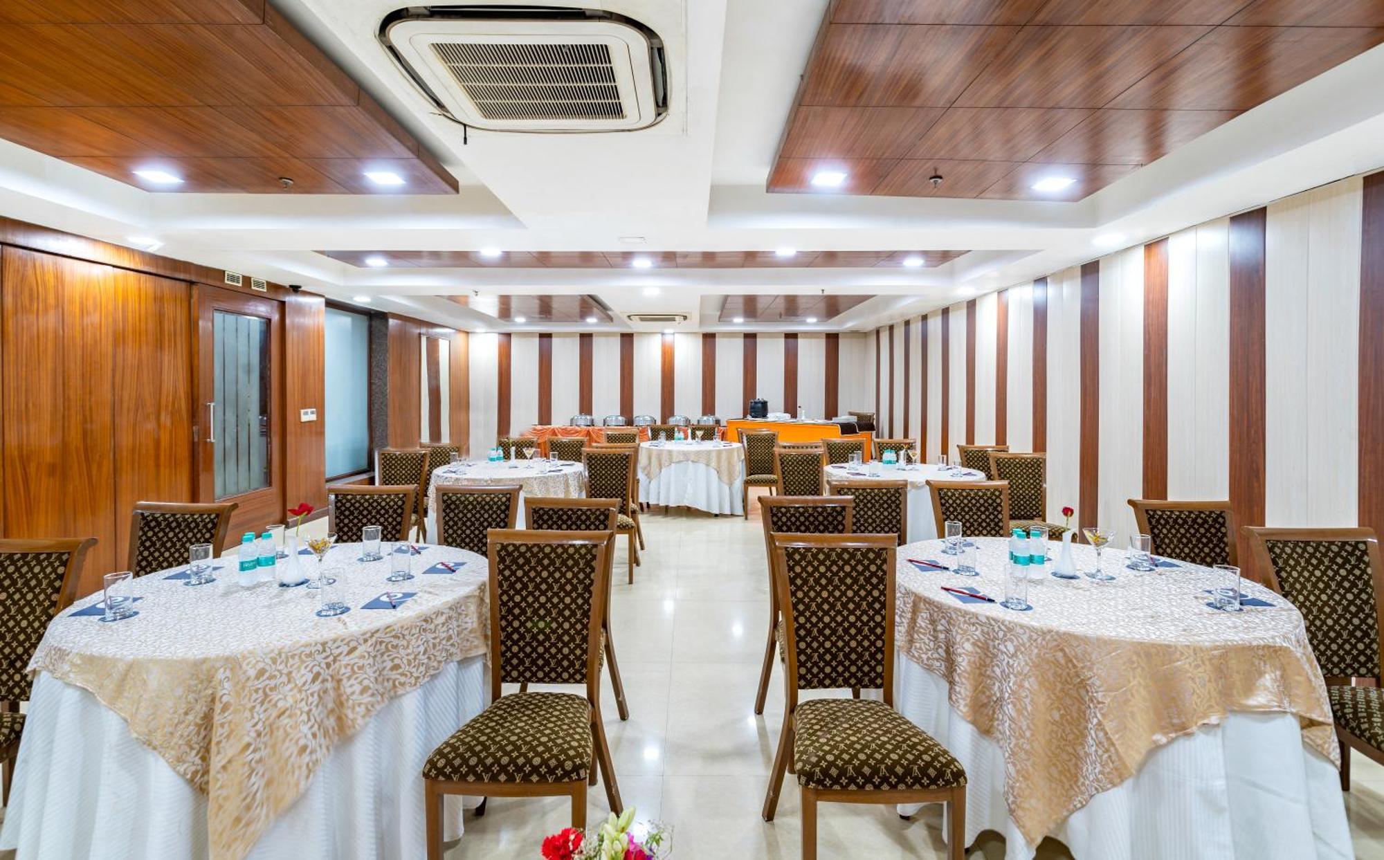 ניו דלהי Zip By Spree Hotels Delhi Greater Kailash מראה חיצוני תמונה